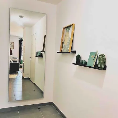 Flamingo 2pax-wifi-nice Port Apartment