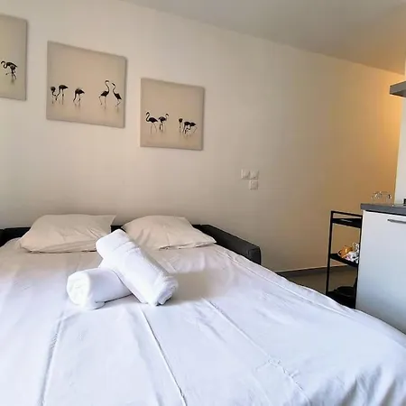 Flamingo 2pax-wifi-nice Port Apartment *