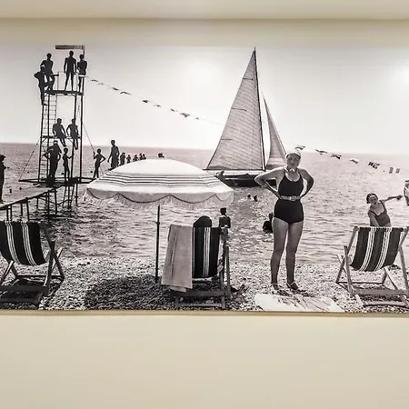 Flamingo 2pax-wifi-nice Port Apartment