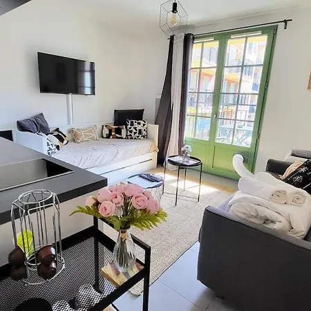Wehost - Flamingo Apartmán